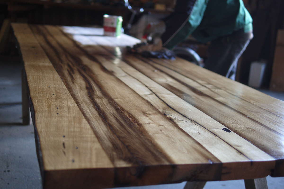 Tisch aus Altholz Eiche