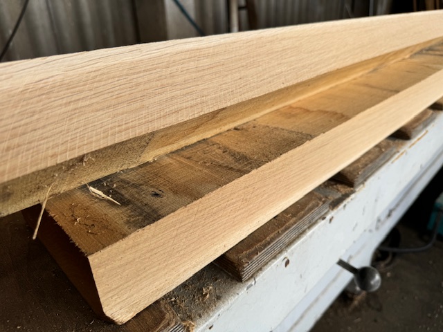 Without discoloration oak wood with uniform color