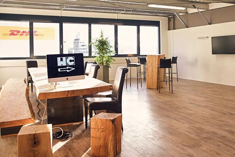 Konferenztische mit gewachsener Baumkante