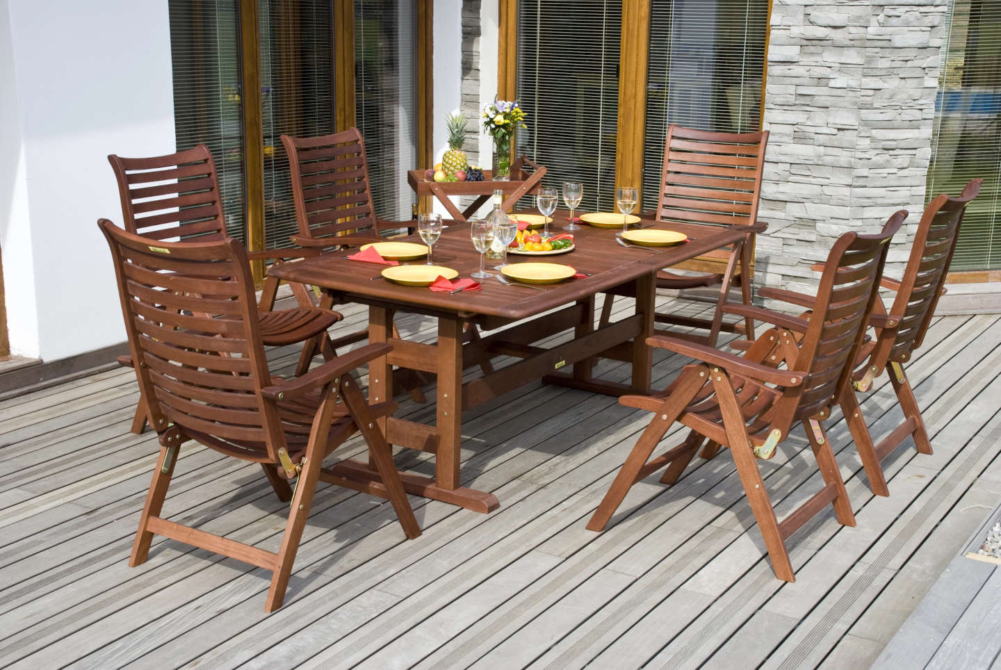 Acetylated wood for outdoor use