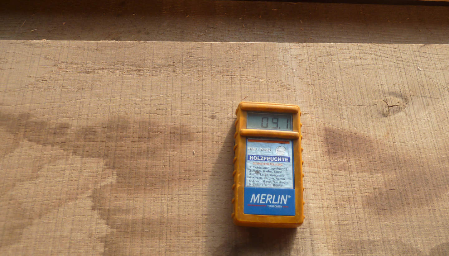 Equalizing humidity moisture measurement